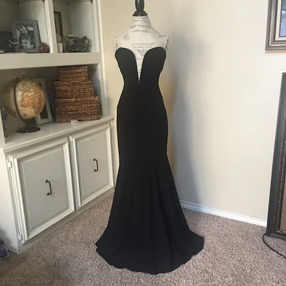 Strapless Black Dress - Picture 14 of 16